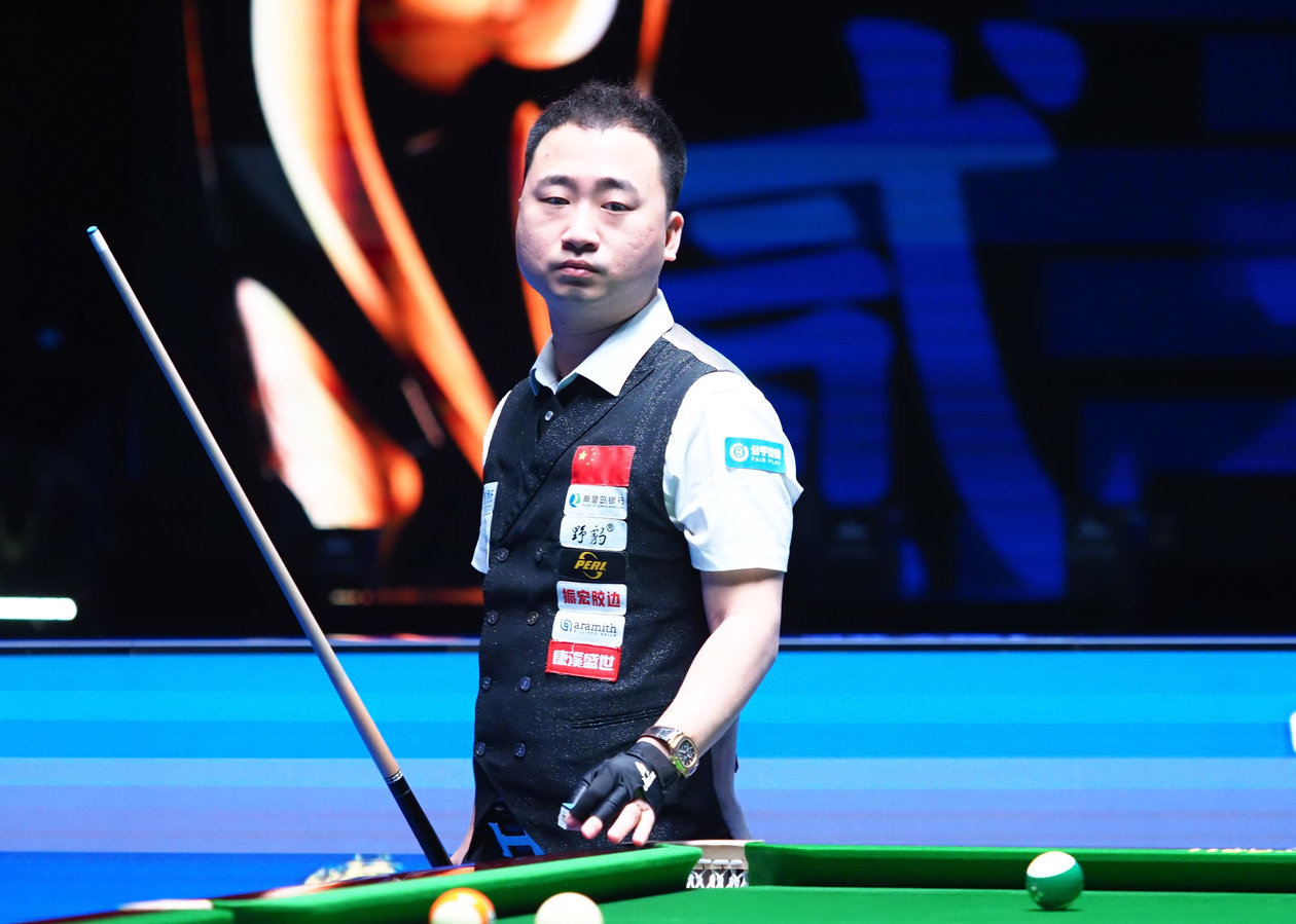 打败东契奇的洛伊德是谁？曾蹲在小卡身边抢镜 总决赛期间扮演过库里