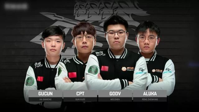 对年轻球员 对年轻球员